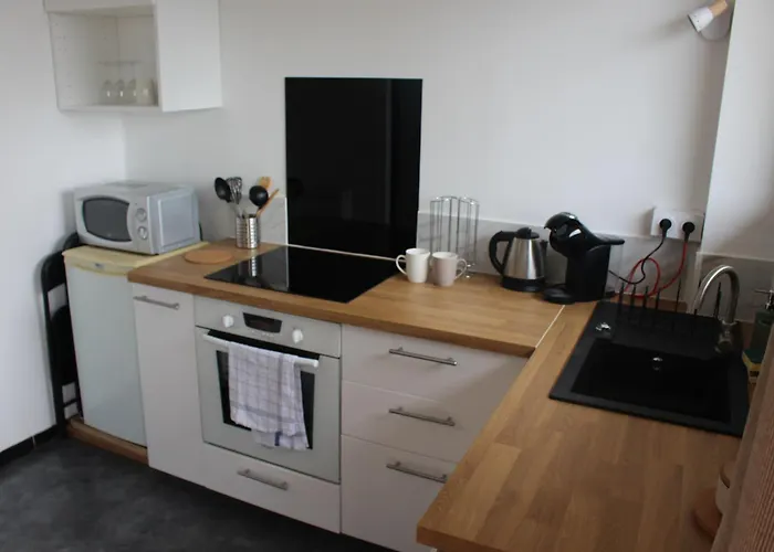 Bellevue - 35 M2 - Parking - 10 Min Centre-ville Appartement Saint-Lô